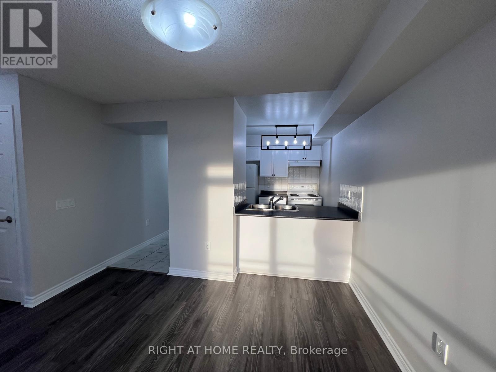 1808 - 55 Strathaven Drive, Mississauga, Ontario  L5R 4G9 - Photo 7 - W12557150