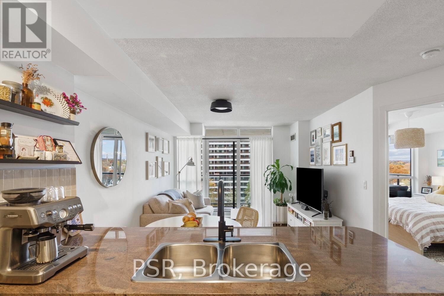 709 - 70 High Park Avenue, Toronto, Ontario  M6P 1A1 - Photo 10 - W12557160