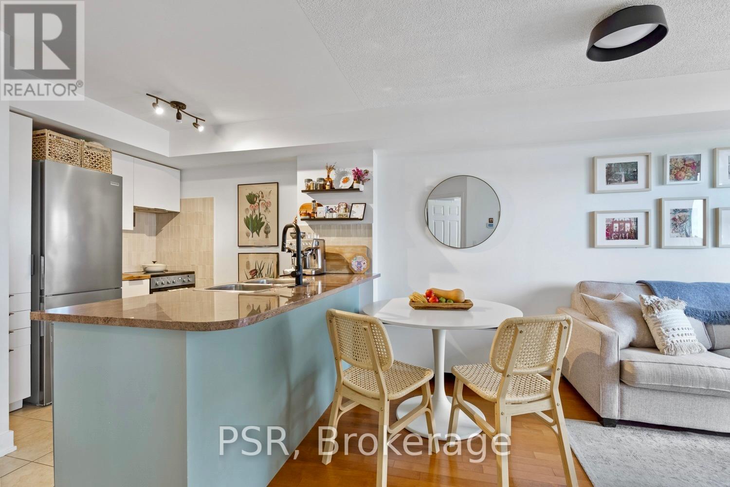 709 - 70 High Park Avenue, Toronto, Ontario  M6P 1A1 - Photo 11 - W12557160