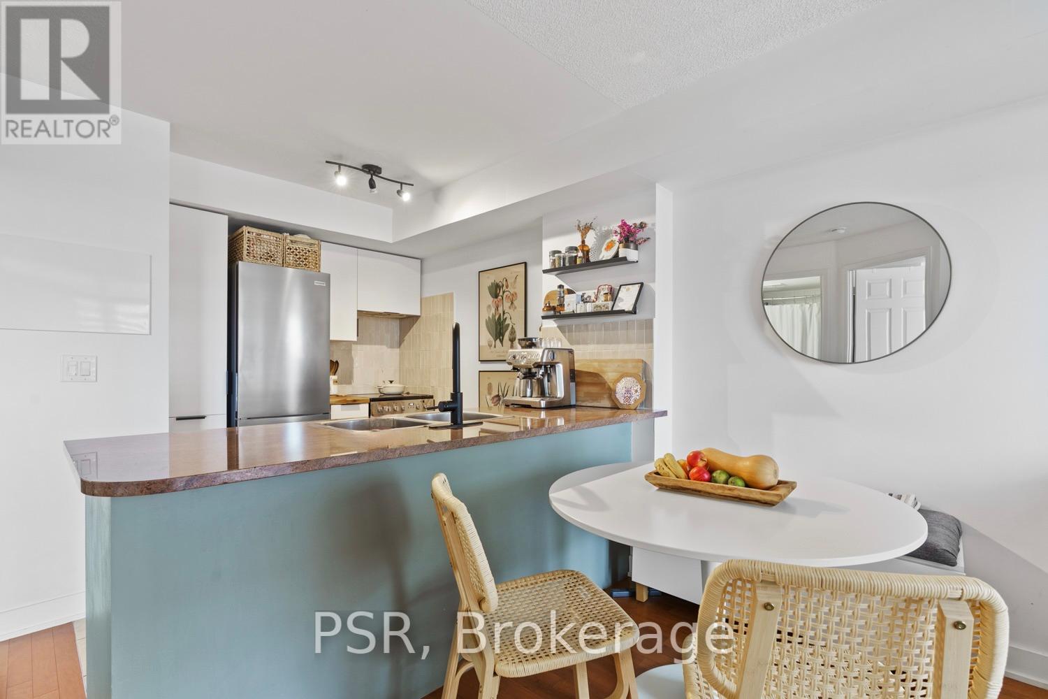 709 - 70 High Park Avenue, Toronto, Ontario  M6P 1A1 - Photo 12 - W12557160