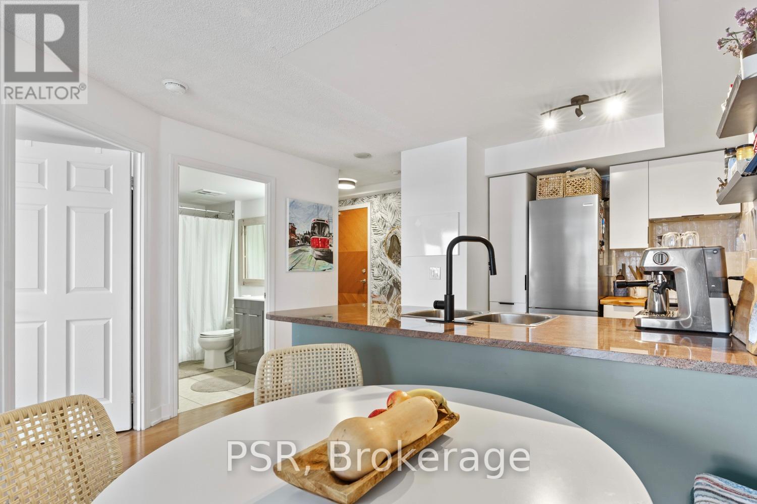 709 - 70 High Park Avenue, Toronto, Ontario  M6P 1A1 - Photo 14 - W12557160