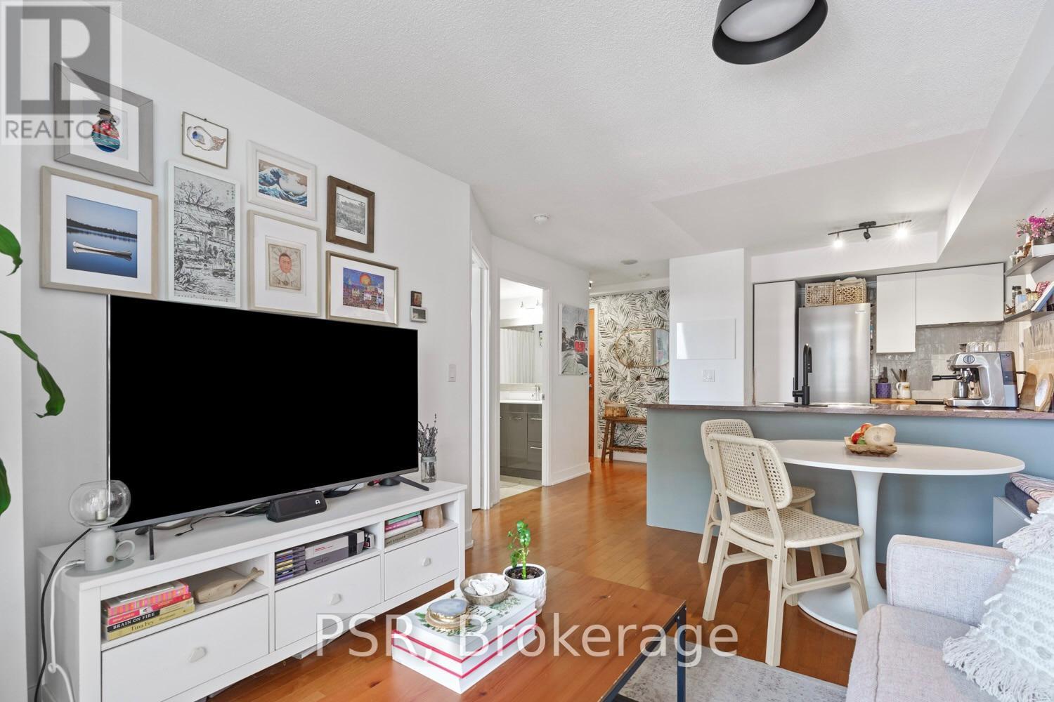 709 - 70 High Park Avenue, Toronto, Ontario  M6P 1A1 - Photo 17 - W12557160