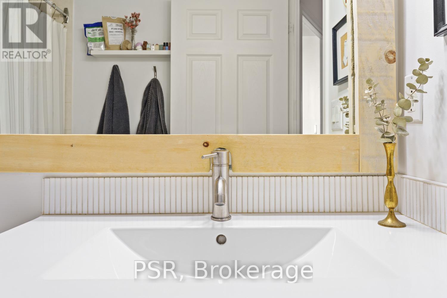 709 - 70 High Park Avenue, Toronto, Ontario  M6P 1A1 - Photo 23 - W12557160