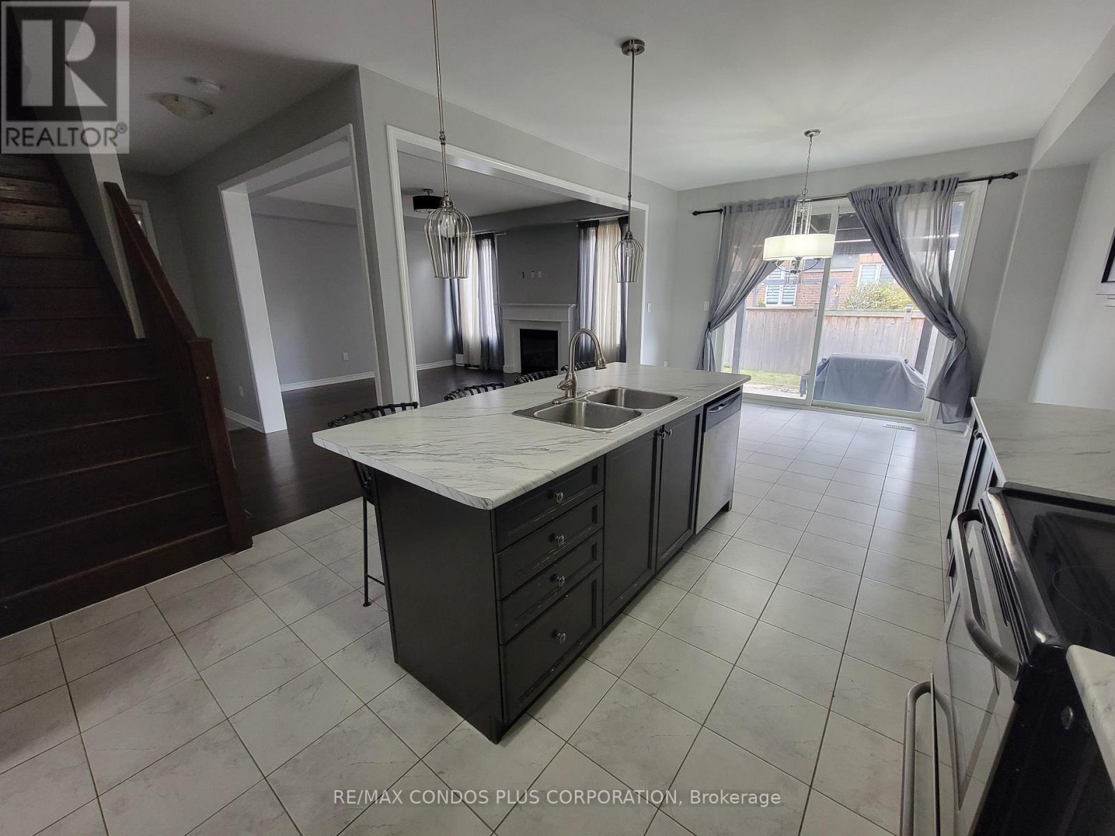 1542 Tough Gate, Milton, Ontario  L9T 6J1 - Photo 7 - W12557176