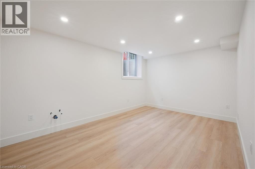 548 Peach Blossom Court, Kitchener, Ontario  N2E 3Z9 - Photo 33 - 40773835