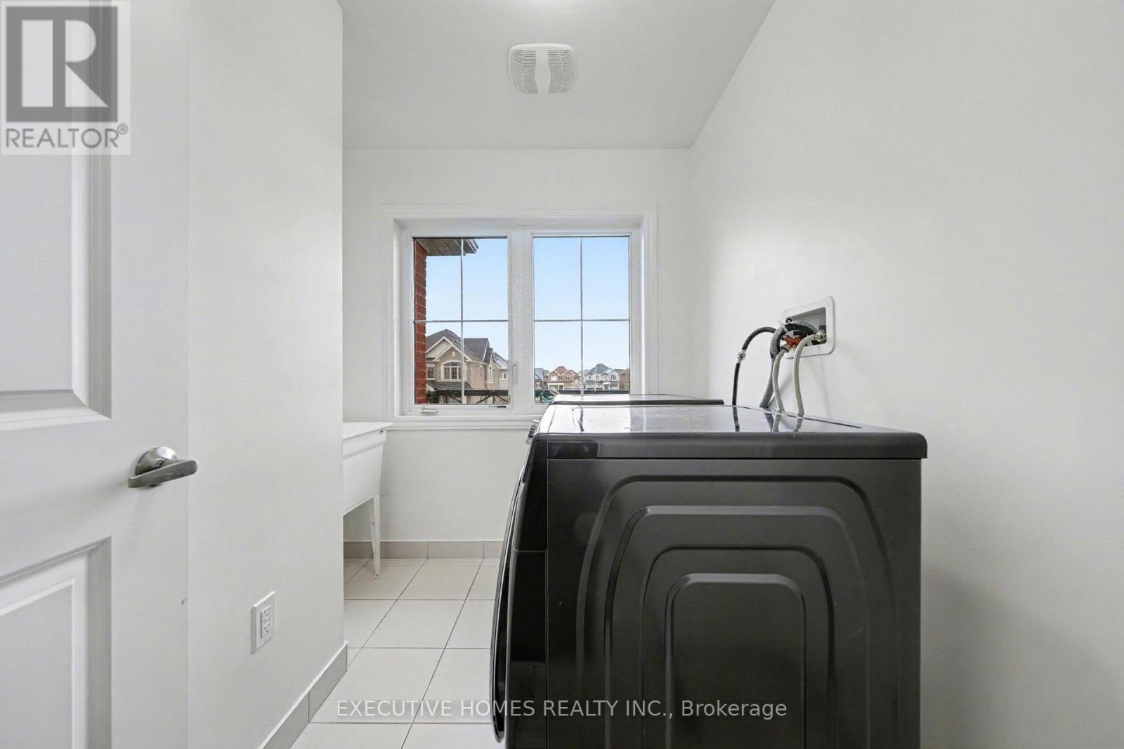 1753 Emberton Way, Innisfil, Ontario  L9S 0N4 - Photo 35 - N12555980