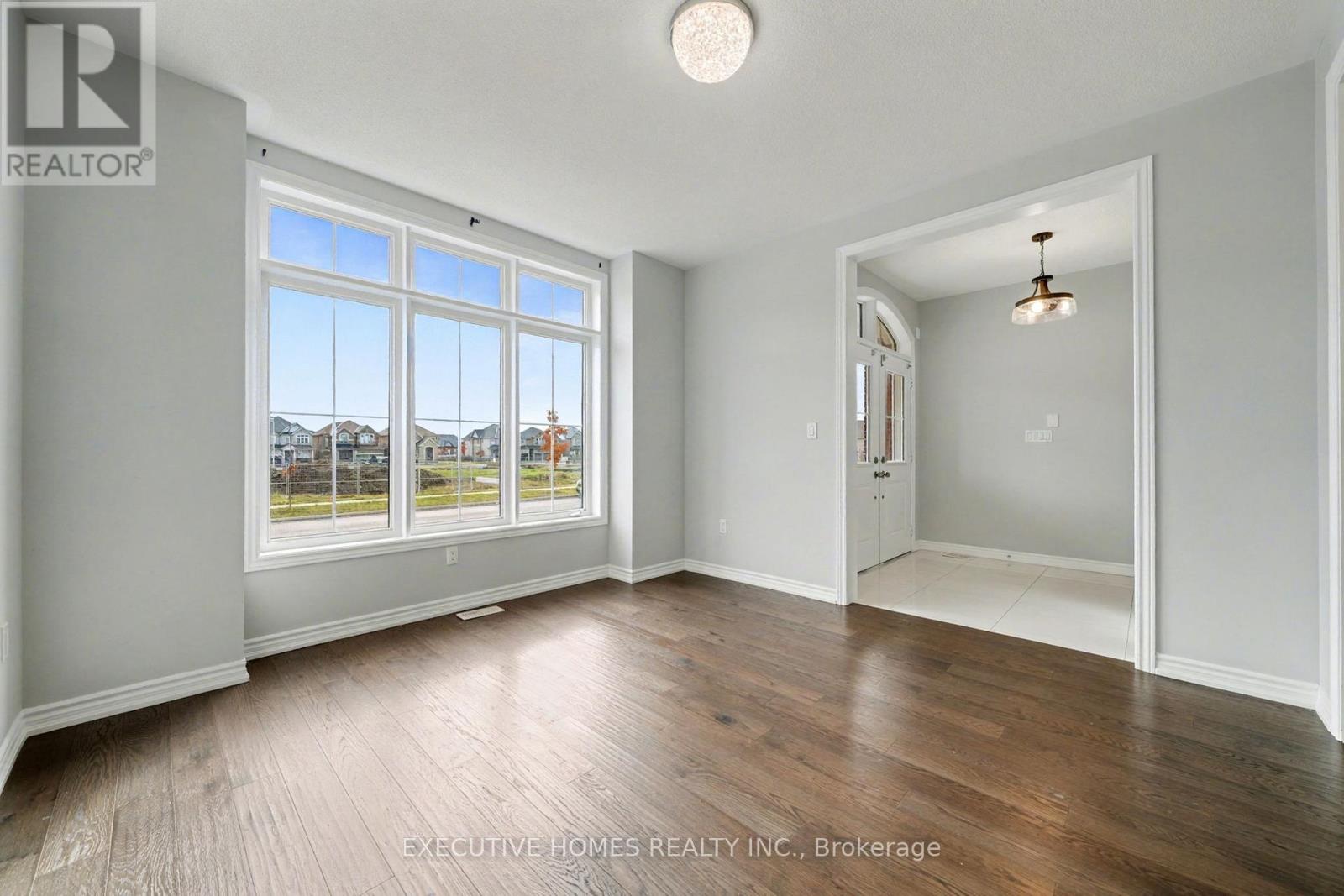 1753 Emberton Way, Innisfil, Ontario  L9S 0N4 - Photo 6 - N12555980