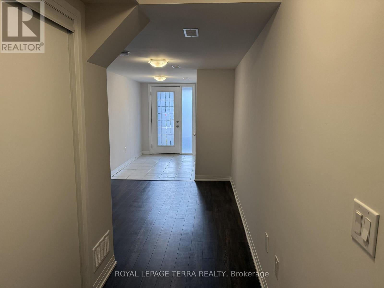 1114 - 585 Colborne Street E, Brantford, Ontario  N3S 0K4 - Photo 2 - X12557164