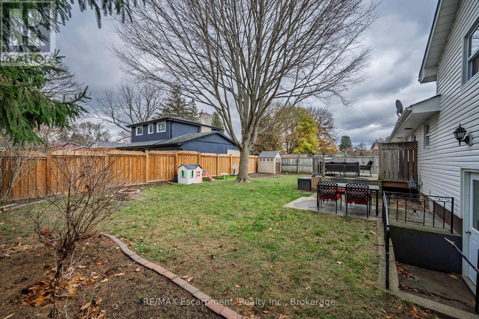 15 Harvest Lane, Brantford, Ontario  N3R 5R3 - Photo 38 - X12557208