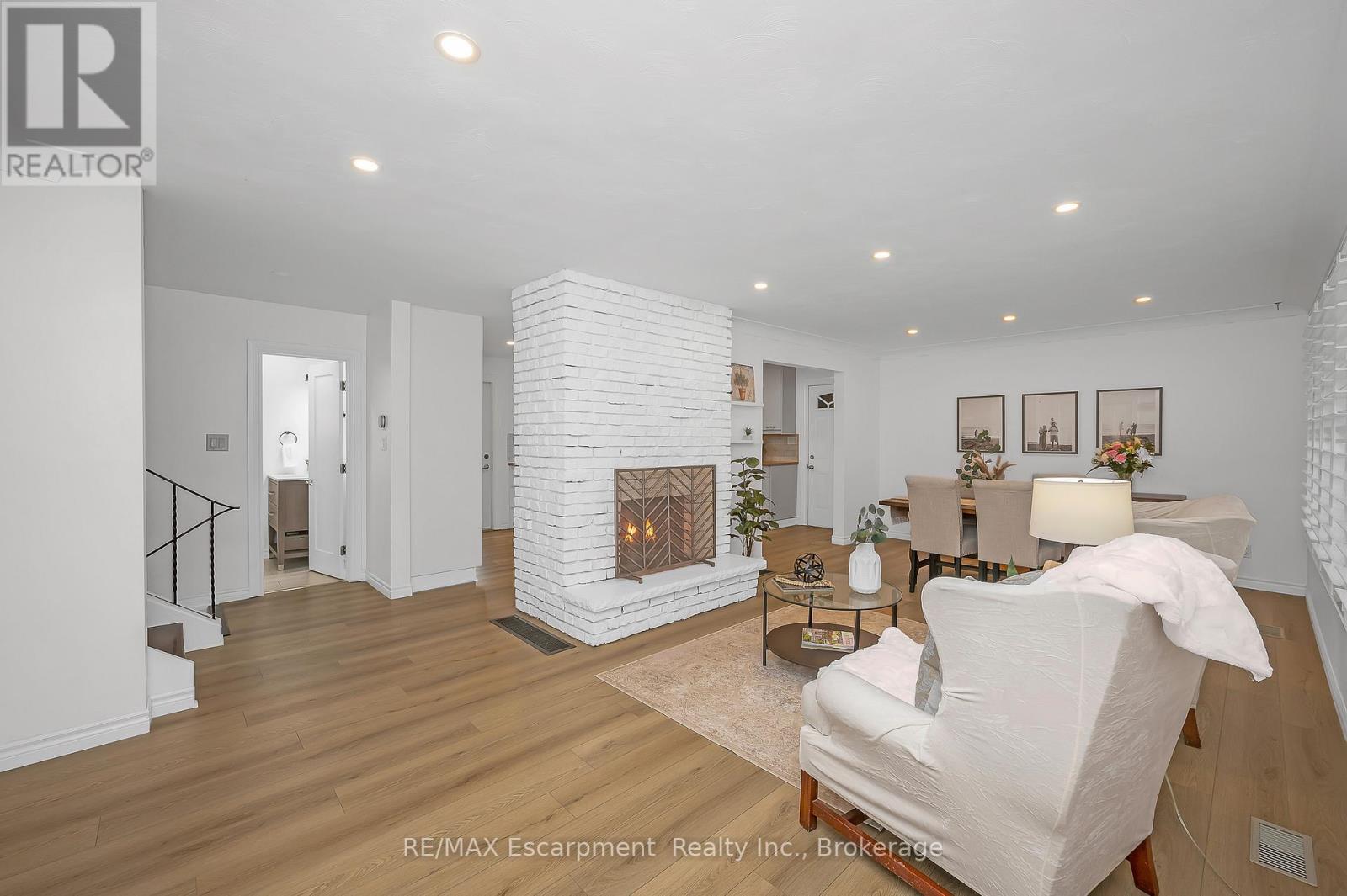 15 Harvest Lane, Brantford, Ontario  N3R 5R3 - Photo 4 - X12557208