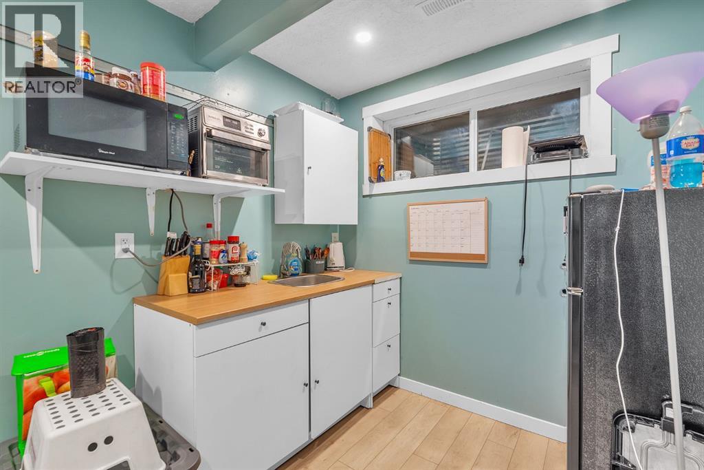 584 River Avenue, Cochrane, Alberta  T4C 3B8 - Photo 39 - A2247476