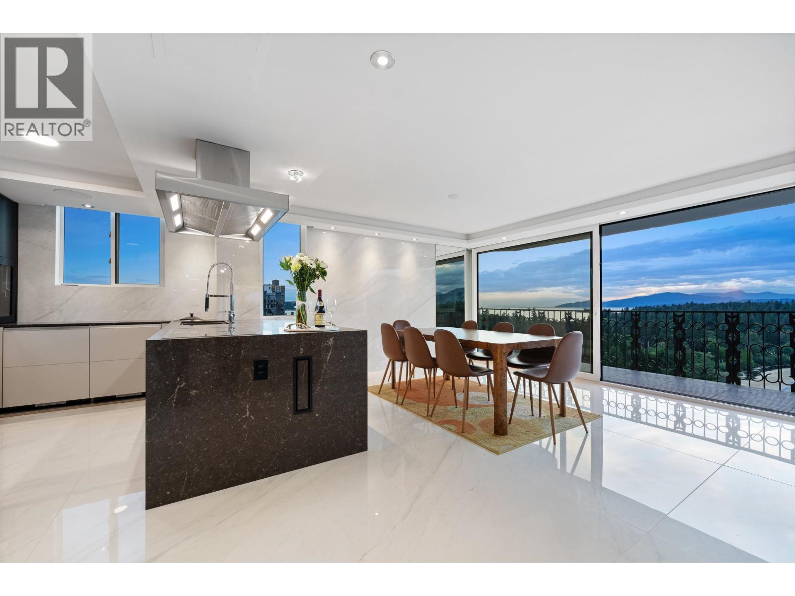 1501 845 CHILCO STREET, Vancouver, British Columbia