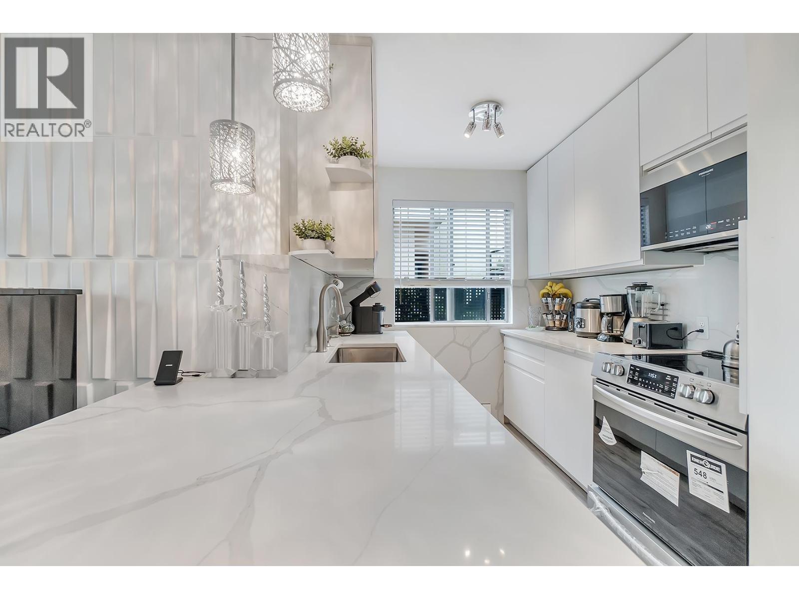 101 1750 Esquimalt Avenue, West Vancouver, British Columbia  V7V 1R8 - Photo 16 - R3068616