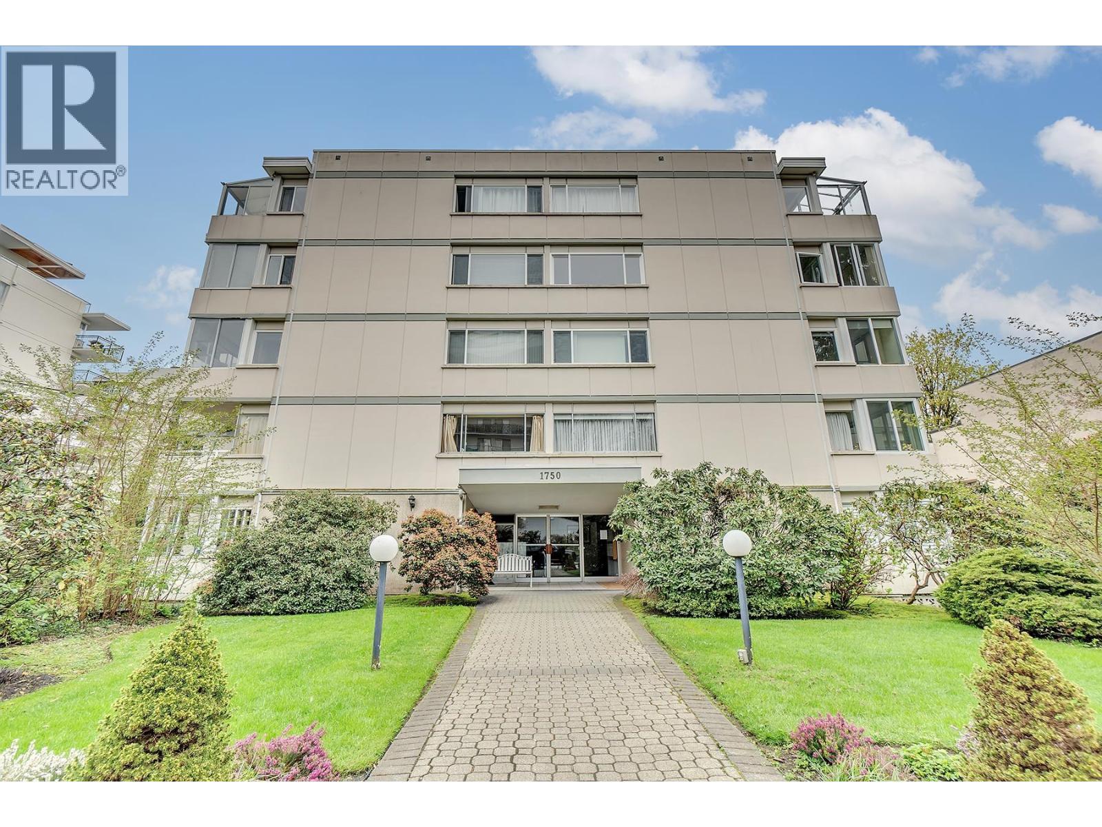 101 1750 Esquimalt Avenue, West Vancouver, British Columbia  V7V 1R8 - Photo 3 - R3068616