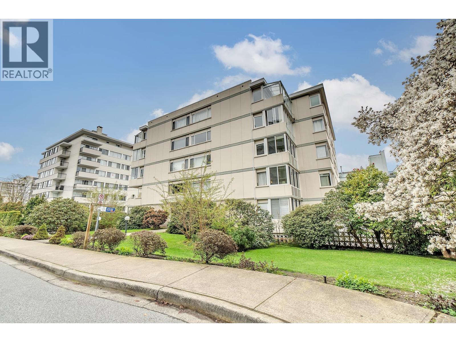 101 1750 Esquimalt Avenue, West Vancouver, British Columbia  V7V 1R8 - Photo 4 - R3068616