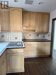 416 Lees Lane, Oakville, Ontario L6L 4S7 - Photo 13 - W12392863