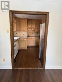 416 Lees Lane, Oakville, Ontario L6L 4S7 - Photo 11 - W12392863