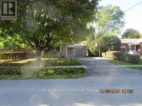 416 LEES LANE, Oakville, Ontario