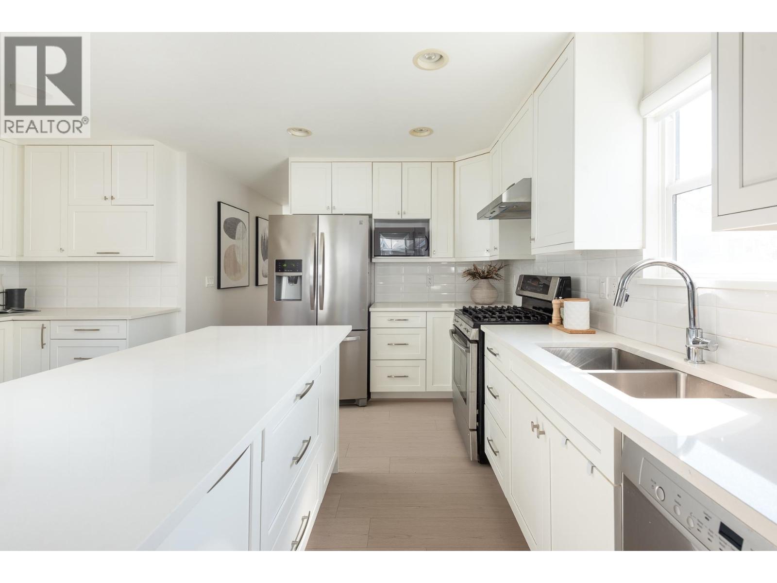 230 3000 Riverbend Drive, Coquitlam, British Columbia V3C 6R1 - Photo 4 - R3068611