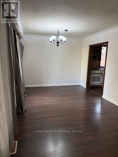 416 Lees Lane, Oakville, Ontario L6L 4S7 - Photo 9 - W12392863