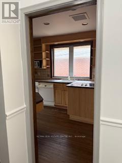 416 Lees Lane, Oakville, Ontario L6L 4S7 - Photo 6 - W12392863