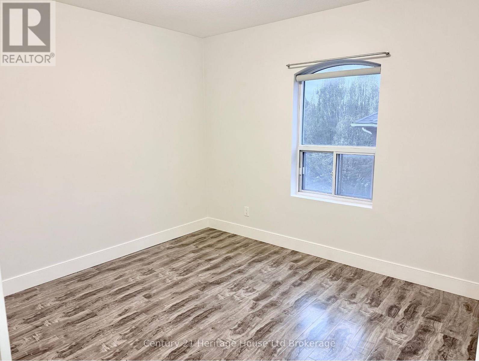 303 - 34 Brock Street, Woodstock, Ontario  N4S 3B5 - Photo 12 - X12557210