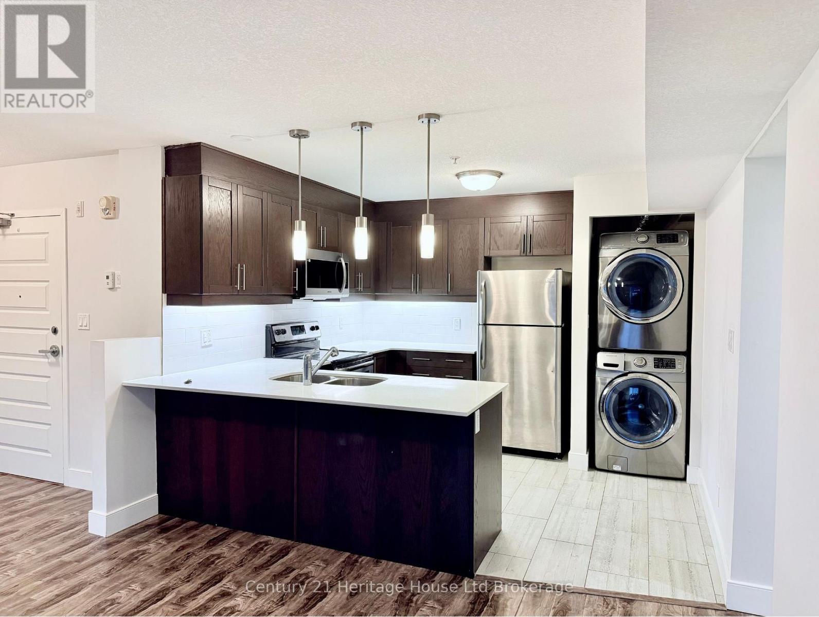 303 - 34 Brock Street, Woodstock, Ontario  N4S 3B5 - Photo 6 - X12557210