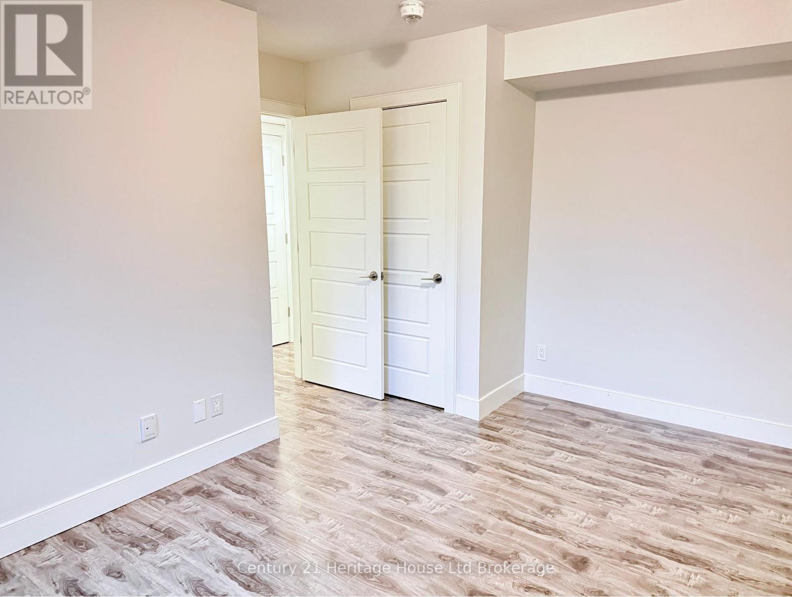 303 - 34 Brock Street, Woodstock, Ontario  N4S 3B5 - Photo 9 - X12557210