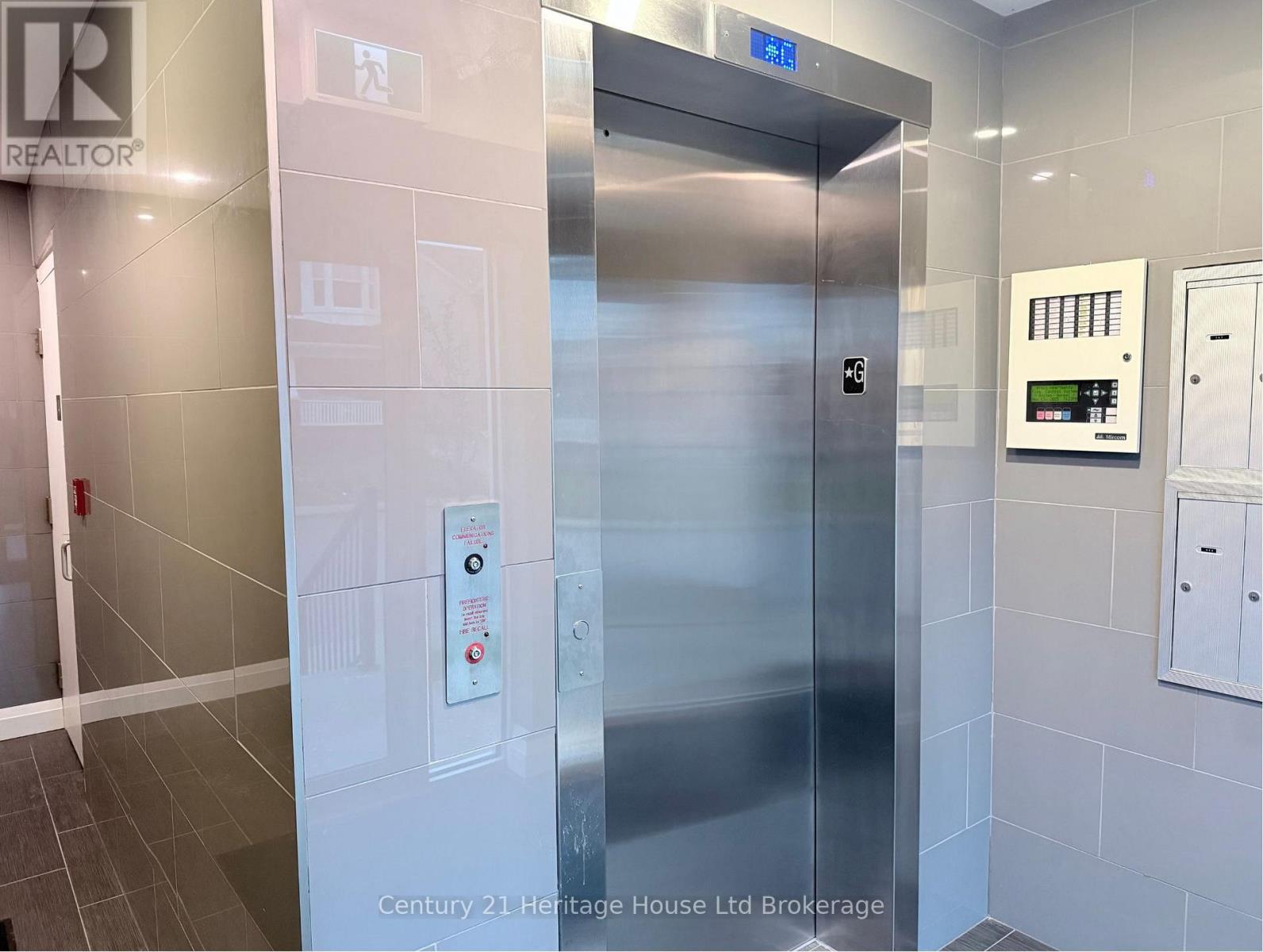 201 - 34 Brock Street, Woodstock, Ontario  N4S 3B5 - Photo 3 - X12557214