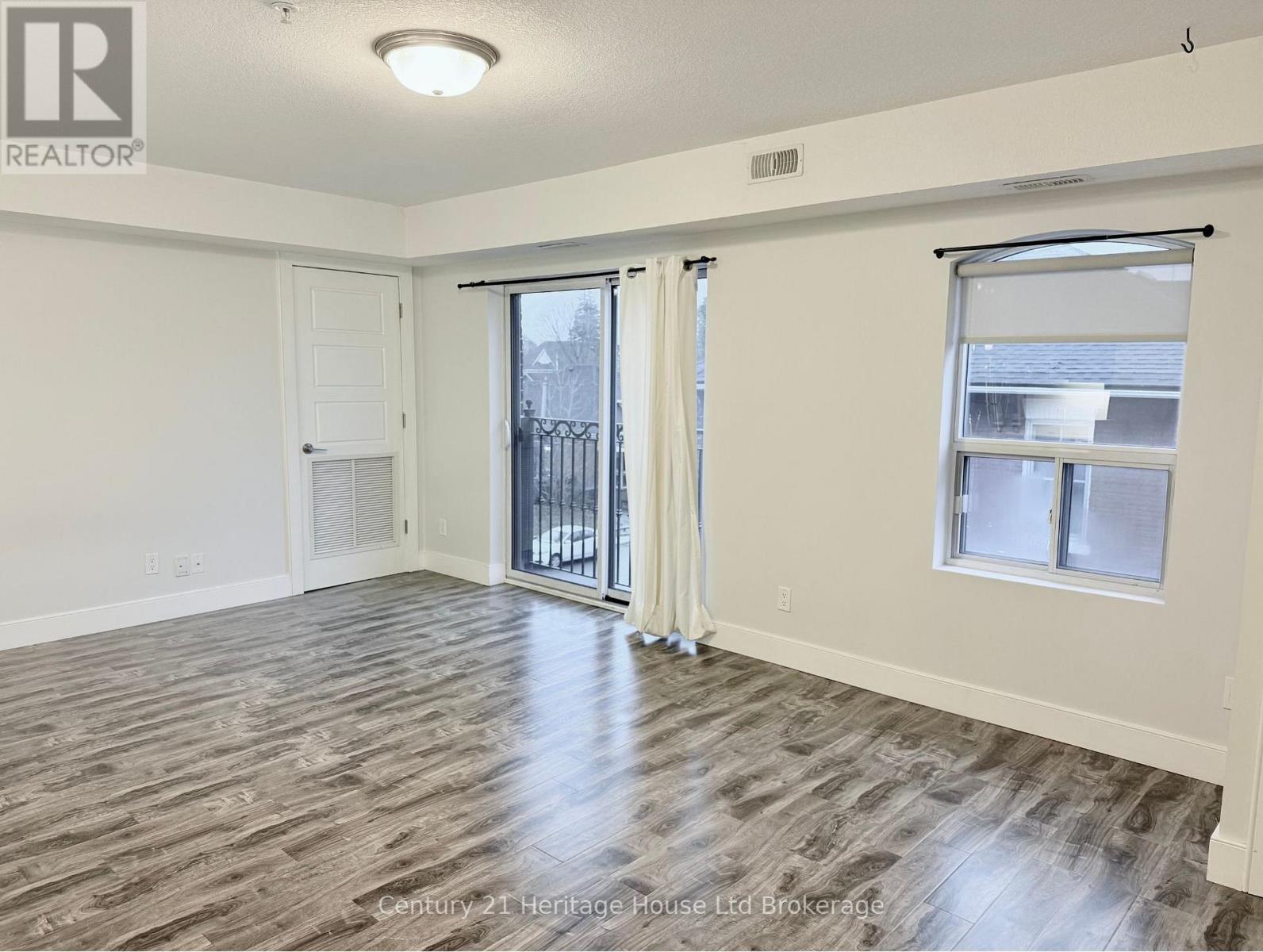 201 - 34 Brock Street, Woodstock, Ontario  N4S 3B5 - Photo 5 - X12557214