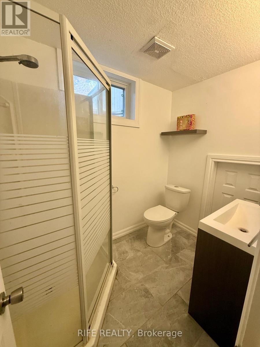 38 Aurora Heights Drive, Aurora, Ontario  L4G 2W7 - Photo 18 - N12553292