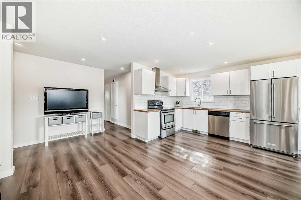 48 Mardale Crescent Ne, Calgary, Alberta  T2A 3V5 - Photo 4 - A2260952