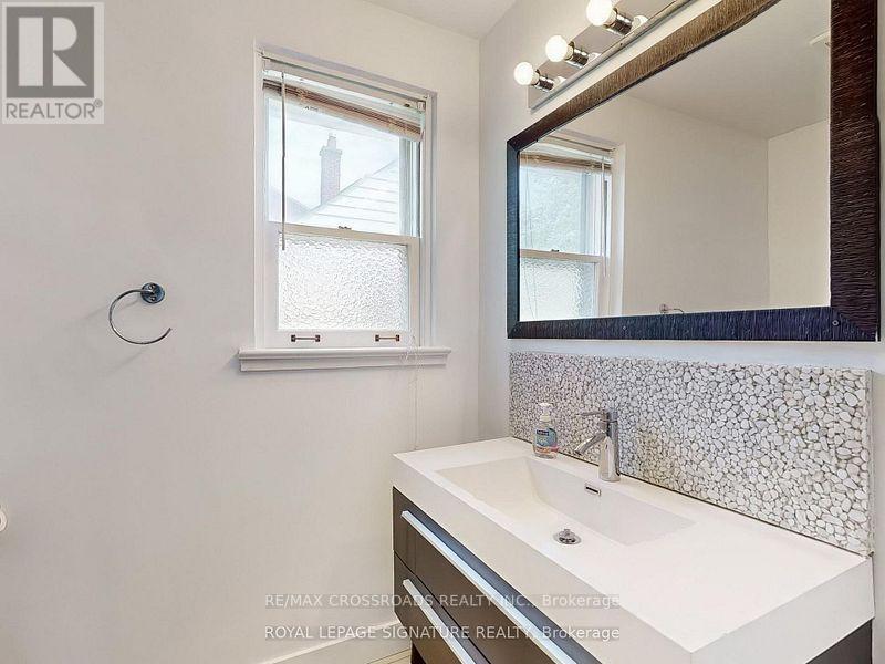 82 Northwood Drive, Toronto, Ontario  M2M 2K1 - Photo 19 - C12557228