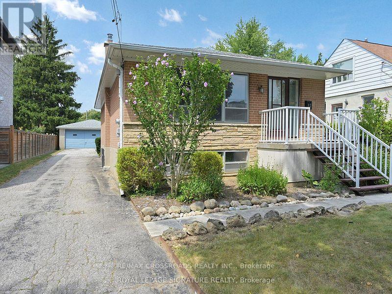 82 Northwood Drive, Toronto, Ontario  M2M 2K1 - Photo 2 - C12557228