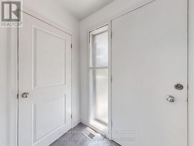 82 Northwood Drive, Toronto, Ontario  M2M 2K1 - Photo 3 - C12557228