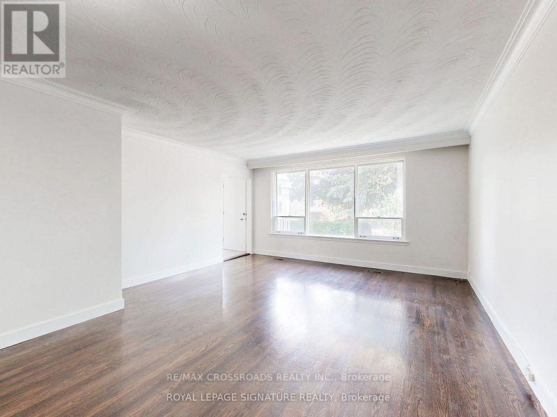 82 Northwood Drive, Toronto, Ontario  M2M 2K1 - Photo 4 - C12557228