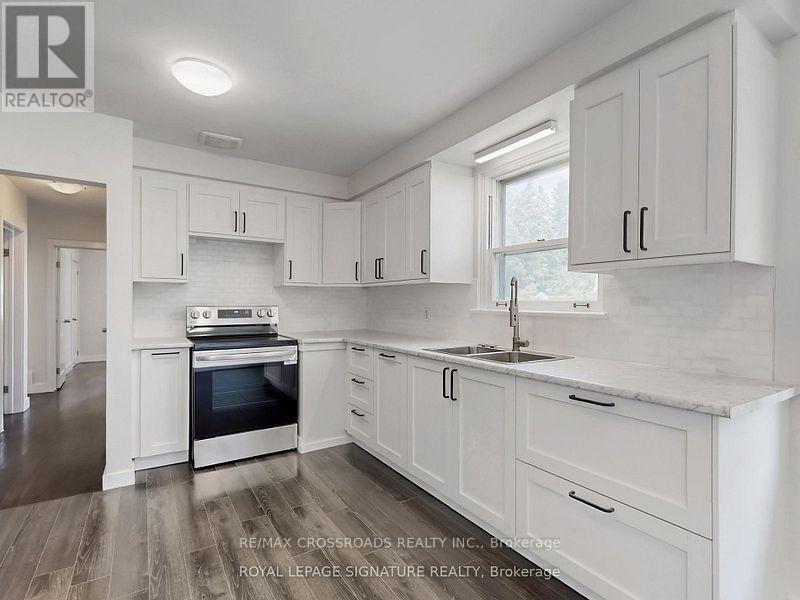 82 Northwood Drive, Toronto, Ontario  M2M 2K1 - Photo 7 - C12557228