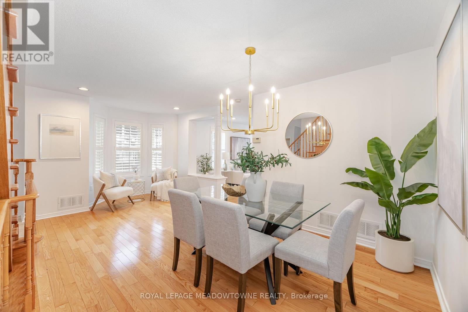 1137 Meadowgrove Court, Mississauga, Ontario L5W 1J1 - Photo 11 - W12557220