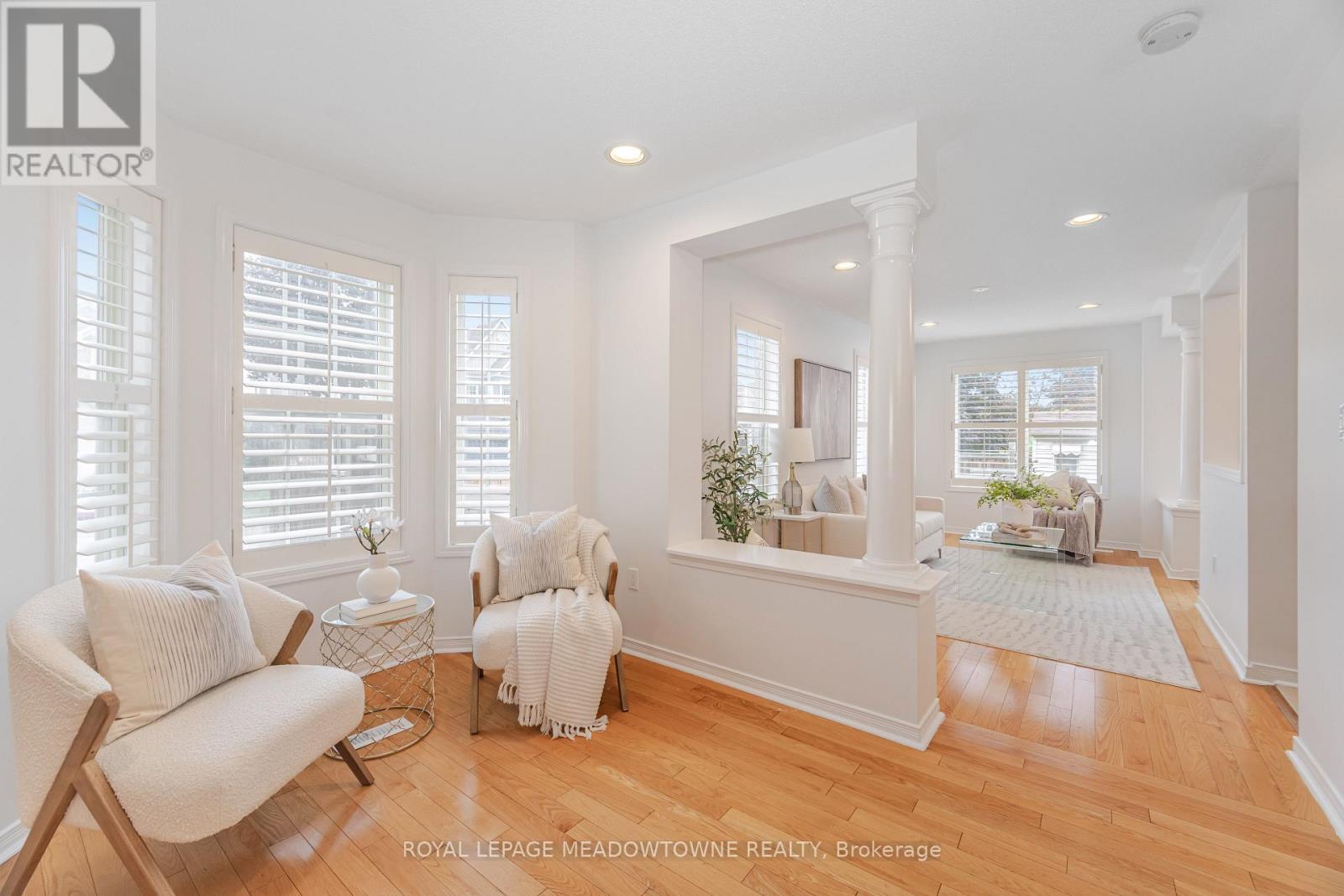 1137 Meadowgrove Court, Mississauga, Ontario L5W 1J1 - Photo 12 - W12557220