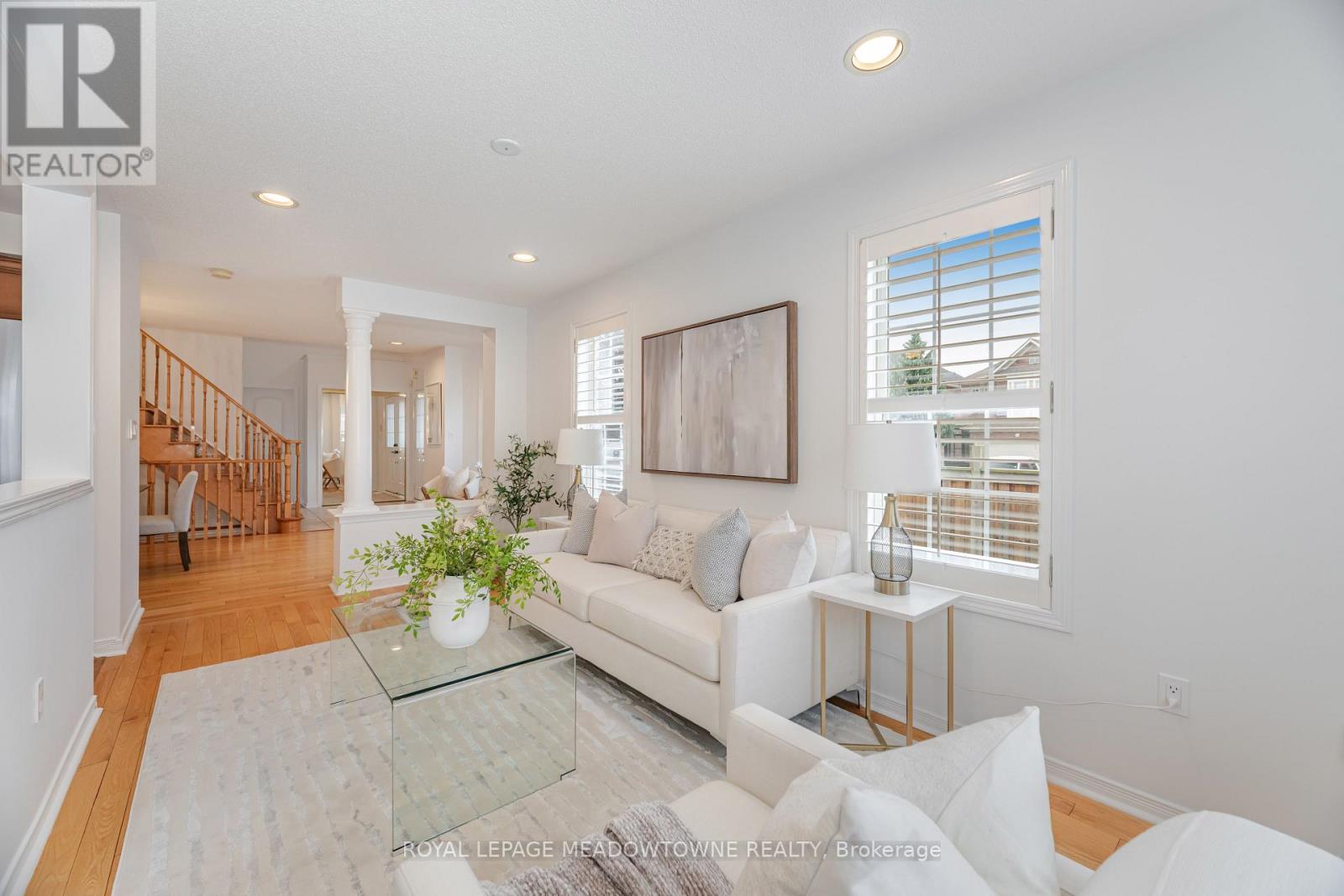 1137 Meadowgrove Court, Mississauga, Ontario L5W 1J1 - Photo 14 - W12557220