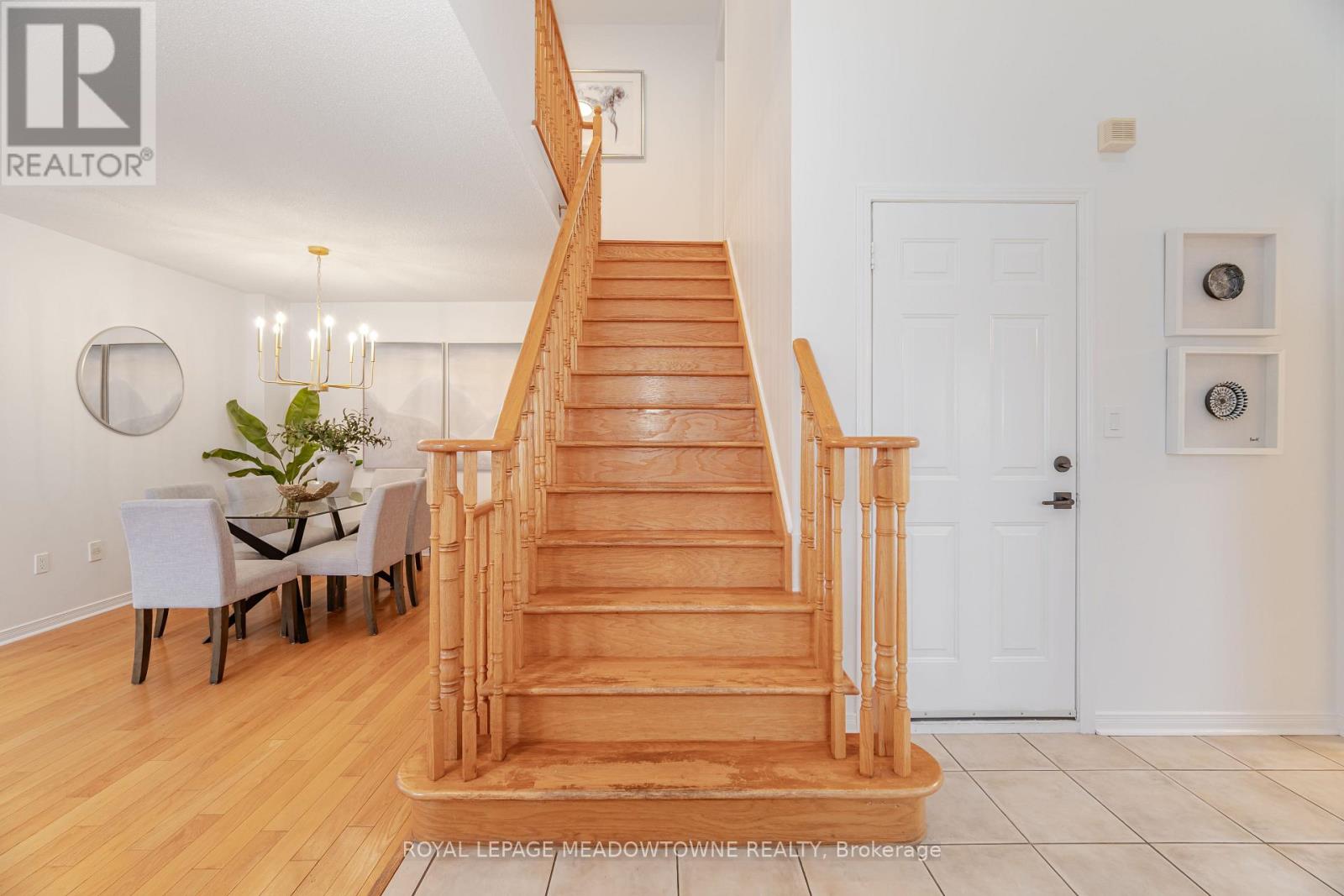 1137 Meadowgrove Court, Mississauga, Ontario L5W 1J1 - Photo 23 - W12557220