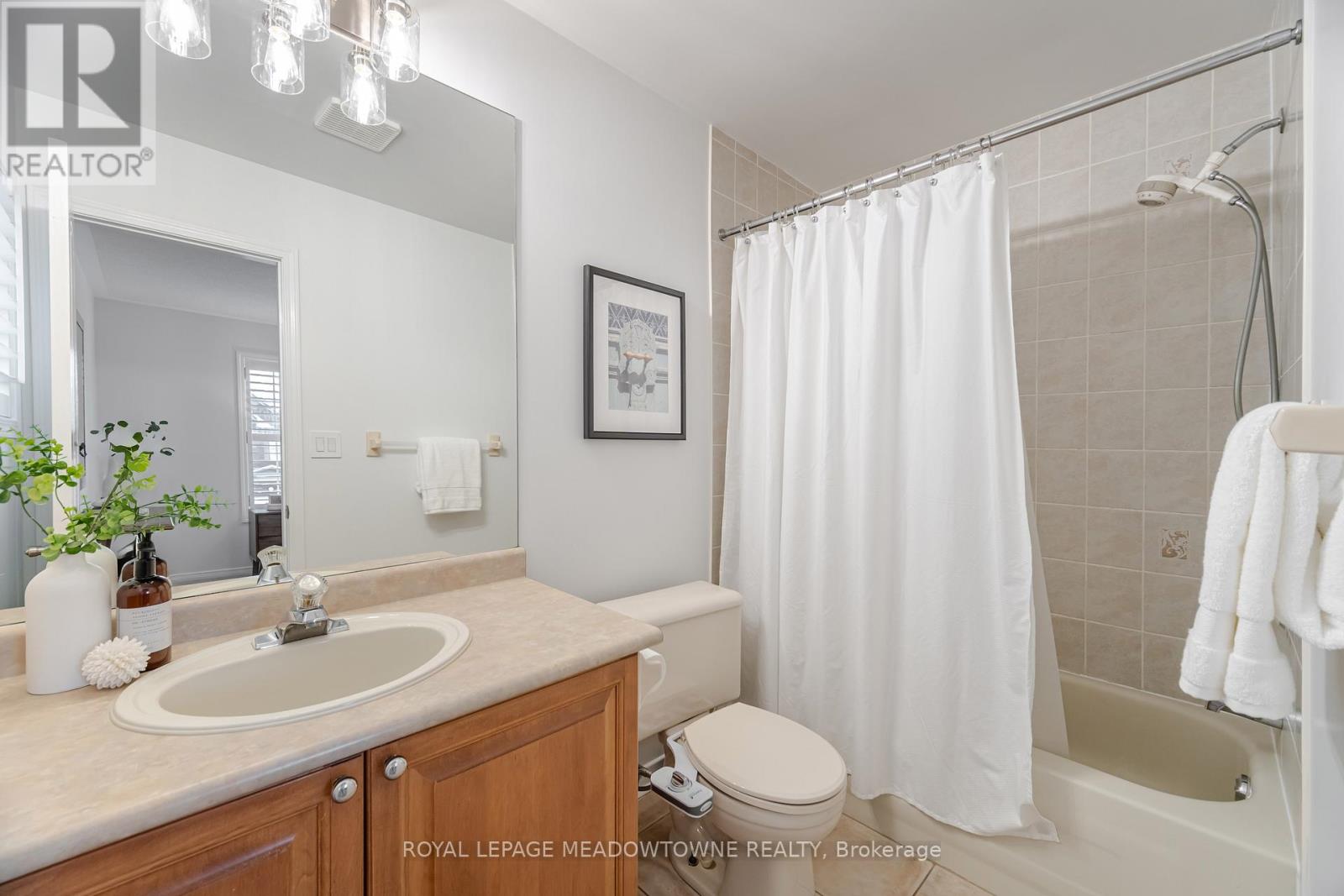 1137 Meadowgrove Court, Mississauga, Ontario L5W 1J1 - Photo 28 - W12557220