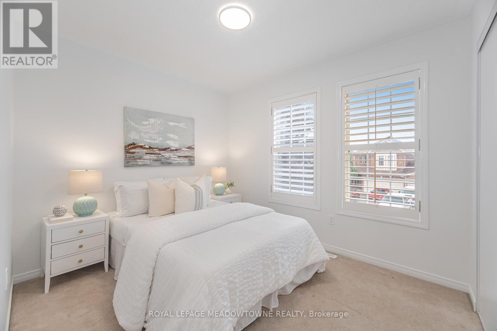 1137 Meadowgrove Court, Mississauga, Ontario L5W 1J1 - Photo 32 - W12557220