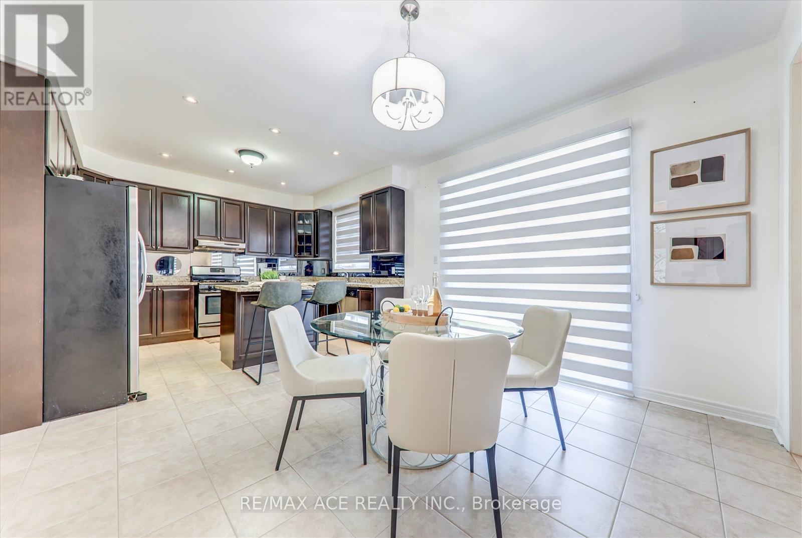 46 Purebrook Crescent, Brampton, Ontario  L6P 2P5 - Photo 10 - W12557224