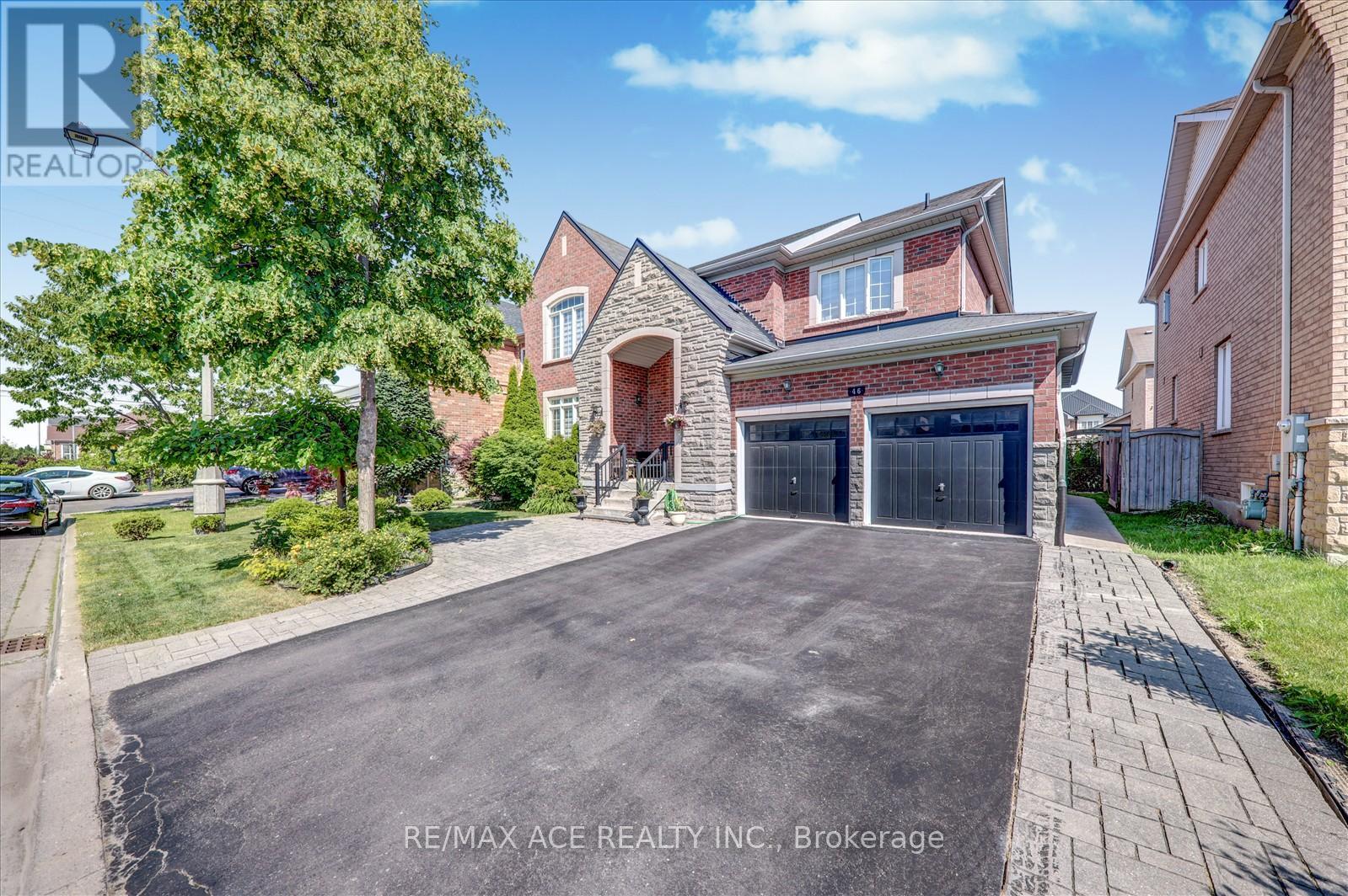 46 Purebrook Crescent, Brampton, Ontario  L6P 2P5 - Photo 2 - W12557224