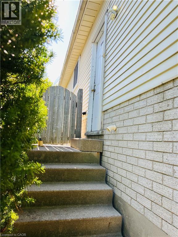 63 Old Carriage Drive, Kitchener, Ontario N2P 1H5 - Photo 5 - 40788586