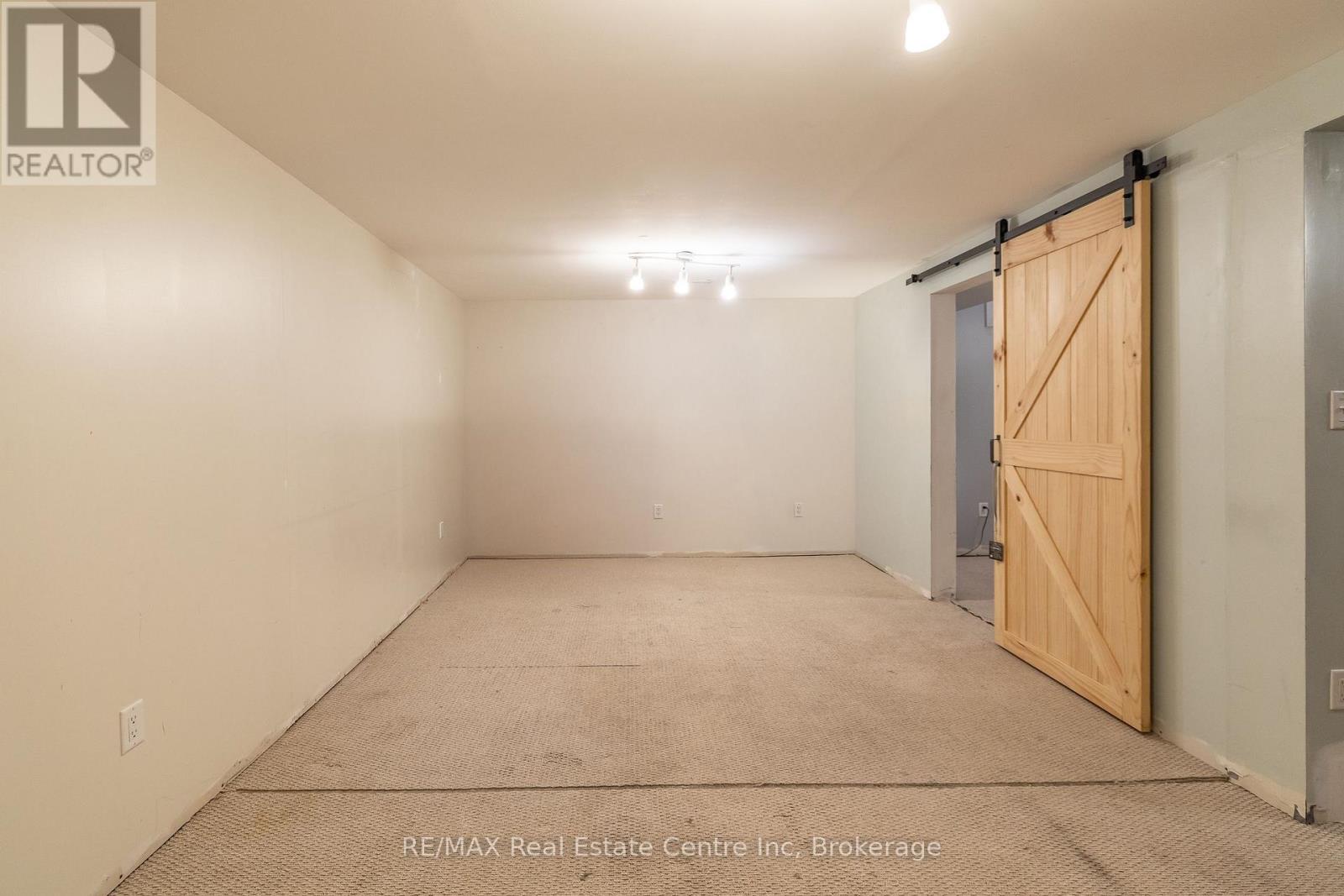 34 Woodridge Drive, Guelph, Ontario N1H 7E2 - Photo 33 - X12557234