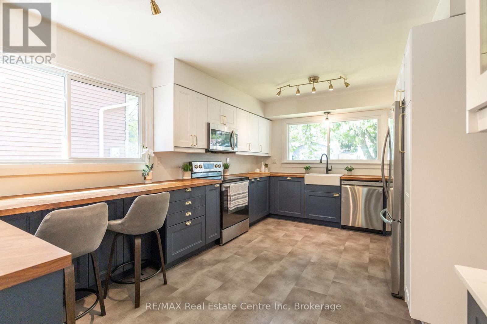 34 Woodridge Drive, Guelph, Ontario N1H 7E2 - Photo 4 - X12557234