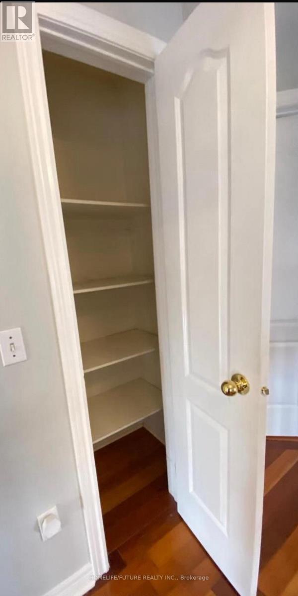 532 - 250 WELLINGTON STREET W, Toronto, Ontario