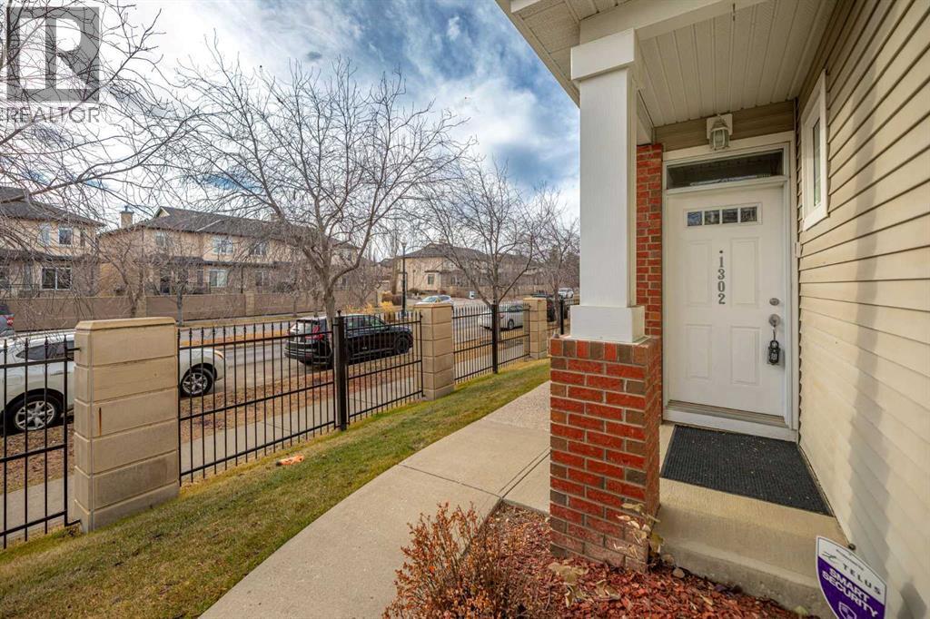 1302, 8000 Wentworth Drive Sw, Calgary, Alberta  T3H 5K9 - Photo 2 - A2269829